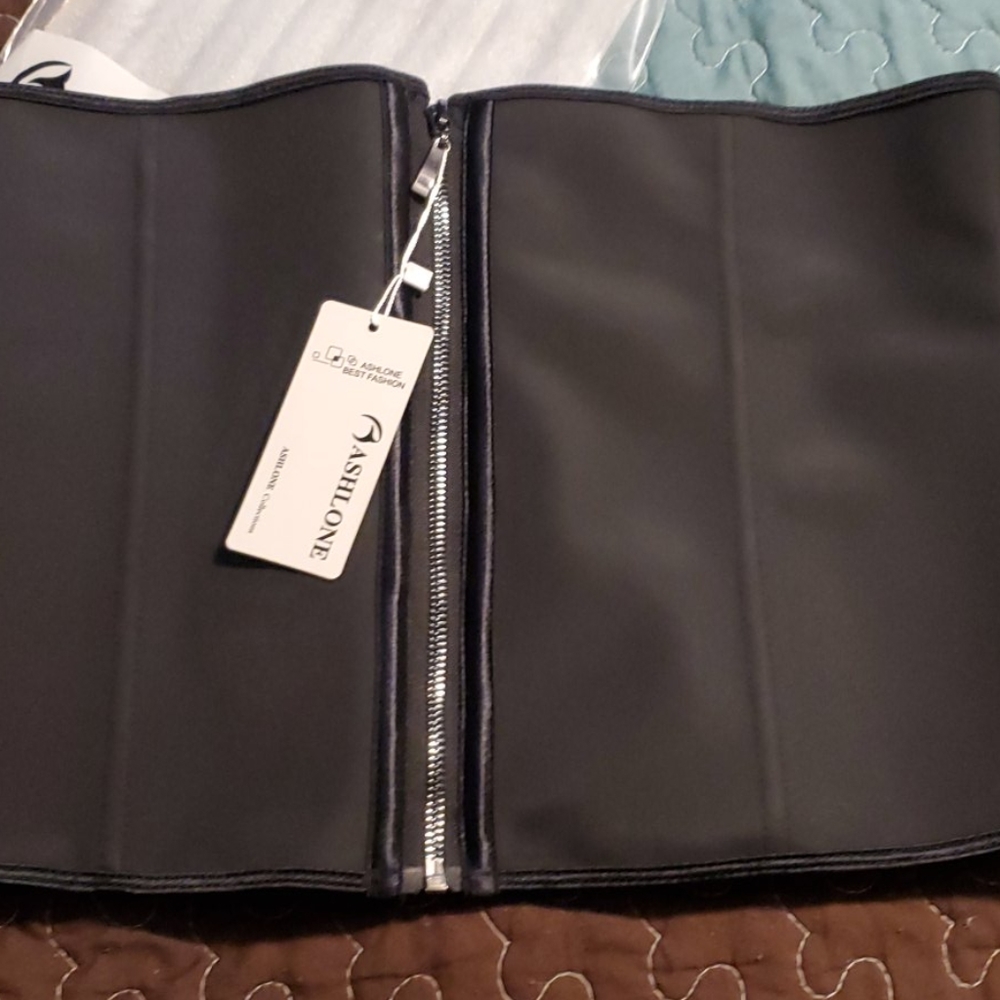 Waist trainer w/ tags